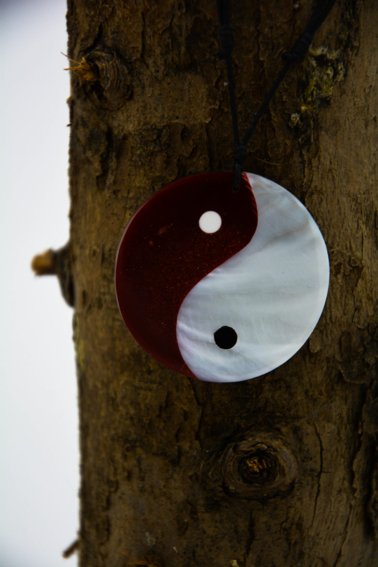 Red and white yin yang shell necklace